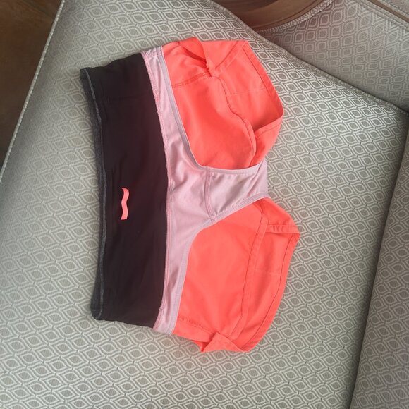 luluemon shorts - Picture 3 of 3